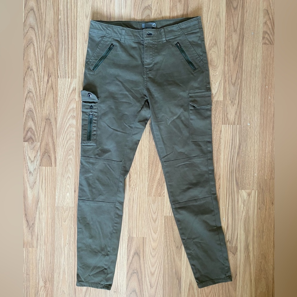 Green cargo pants